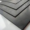 Estrado e placa de borracha para piso industrial